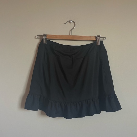 FILA MINI SKIRT🖤 - Picture 3 of 3